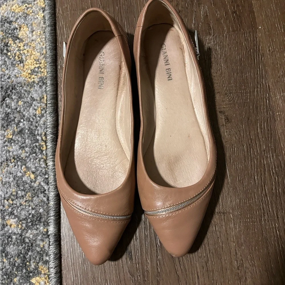 Gianni Bini zipper flat for casual look leather upper leather linning